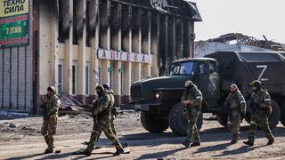 Cu ce armată se laudă Vladimir Putin. Militarii ruşi morţi în Ucraina: tineri, săraci şi proveniţi din minorităţi etnice