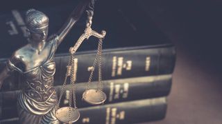 Mai mulți medici şi farmacişti acuzaţi de falsificarea a 4.000 de reţete medicale au fost achitaţi. Hotărârea a venit la 10 ani, după prescrierea faptelor