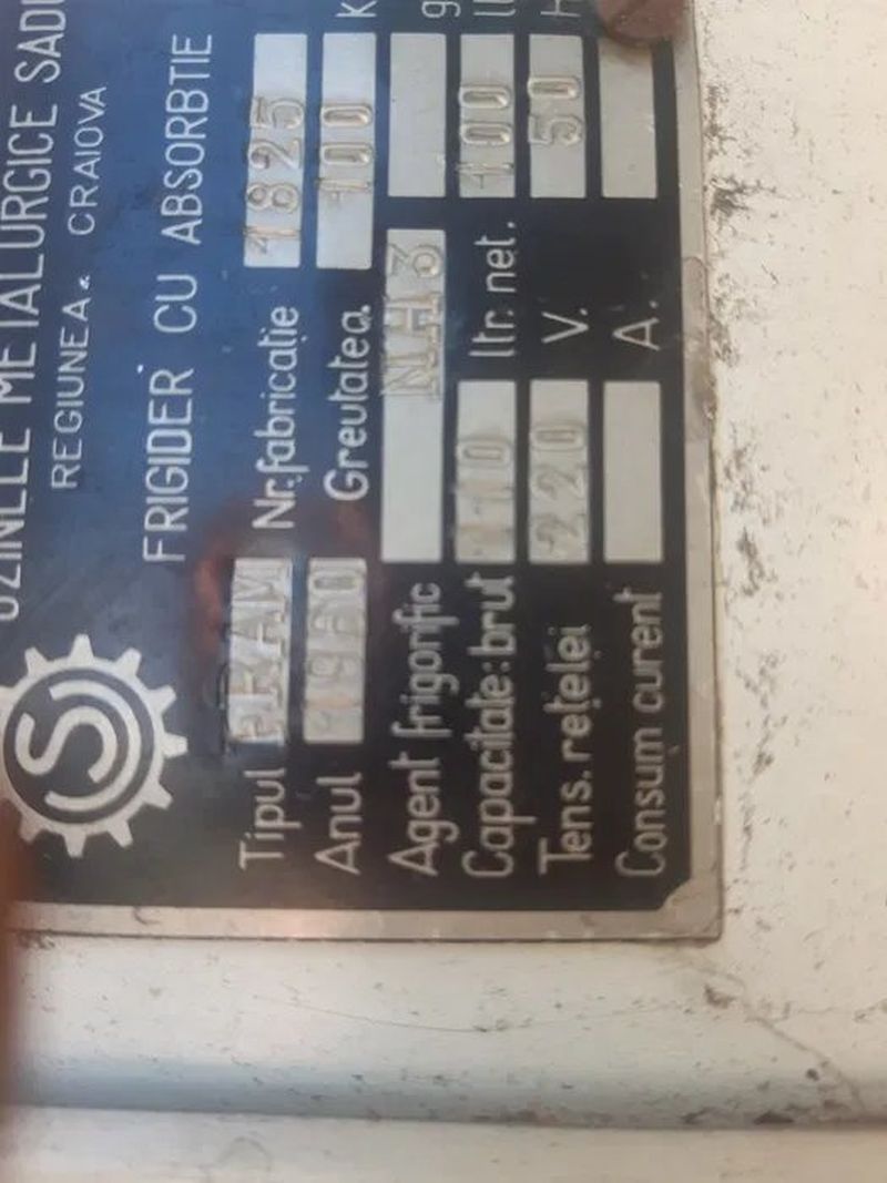 Prețul incredibil pe care l-a afișat un român pe un site de anunțuri. Cât costă un frigider Fram din anii 60