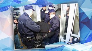 VIDEO-Un pedofil a pipăit o fetiță în scara unui bloc și a forțat un baiat să se dezbrace