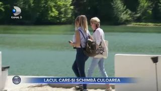 Lacul care-și schimbă culoarea