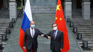 Alianța care sperie Occidentul. "Rusia se va concentra pe dezvoltarea relaţiilor cu China", spune Serghei Lavrov