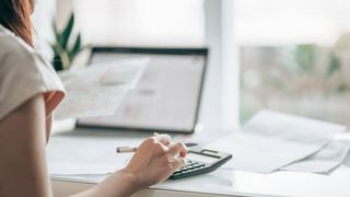 Doi rom&acirc;ni au fost păcăliți de un conațional &icirc;n Olanda. I-a făcut patroni peste noapte: &bdquo;Am căutat un loc de muncă&rdquo;