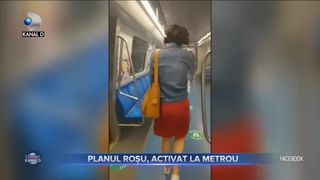 Panică la metrou - călătorii din 3 stații, evacuați