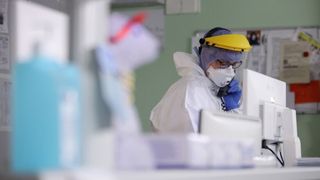 Peste 200 de cazuri de variola maimuței confirmate în lume