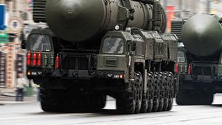 Militarii ruși au transformat un supermarket din Mariupol într-o groapă de gunoi pentru cadavre