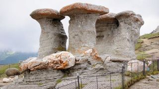 Ce se ascunde &icirc;n munții din Rom&acirc;nia. 7 conspirații despre lucrurile neobișnuite care se află &icirc;n Carpați