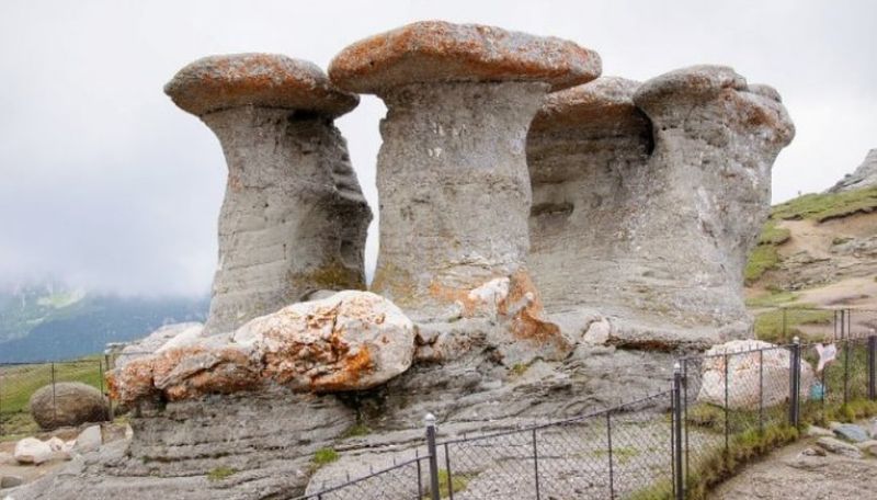 Ce se ascunde în munții din România. 7 conspirații despre lucrurile neobișnuite care se află în Carpați