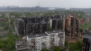 152 de cadavre ale unor combatanţi ucraineni  au fost descoperite într-un furgon  în oţelăria Azovstal