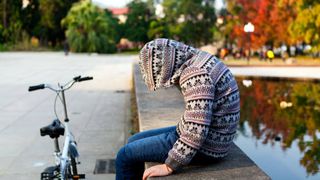 Acuzații grave la adresa unor părinți români din Italia. Și-au terorizat copilul după ce le-a spus despre orientarea sa