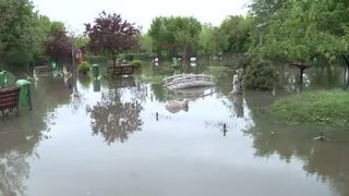  Ploaia torențială și grindina au  dat peste cap traficul din Capitală 