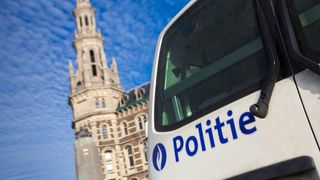 Gașcă de hoți români, destructurată de polițiștii din Belgia. O bunică și nepotul ei erau momelile pentru a atrage victimele