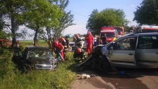 Accident grav în Botoșani, cu 7 copii implicați