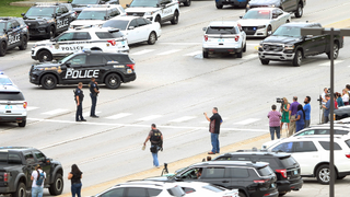 Un nou masacru în SUA. Un bărbat a intrat cu două arme într-un spital din Oklahoma. Cel puțin 5 morți și 10 răniți