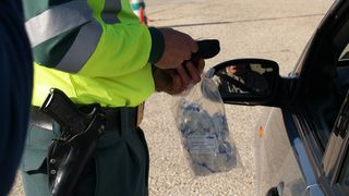 Un şofer amendat pentru alcoolemie a obţinut în instanţă anularea amenzii. Alcoolemia ar fi fost cauzată de șerveţelele umede