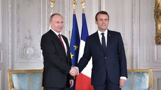 Emmanuel Macron declară că Rusia nu trebuie să fie umilită: „Sunt convins că Franţei îi revine rolul de a fi o putere de mediere”