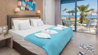 Coșmarul unei rom&acirc;nce care s-a cazat la un hotel de patru stele din Grecia. Ce a pățit femeia