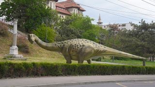 Atenție! Dinozaurii de la Jurasica au scăpat pe străzile Constanței!