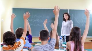 Mesaje pentru ultima zi de şcoală. Urări și felicitări frumoase pentru elevi