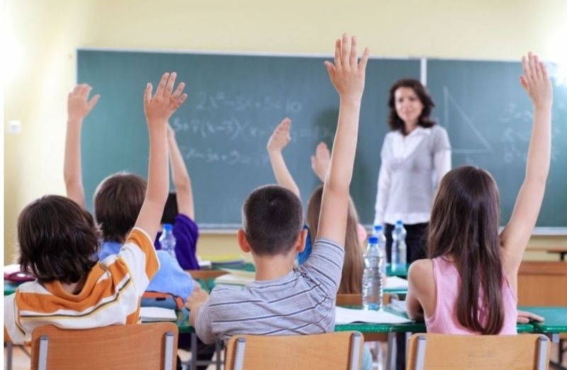 Mesaje pentru ultima zi de şcoală. Urări și felicitări frumoase pentru elevi