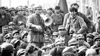 Cum a &icirc;nceput Mineriada din iunie 1990. Au trecut 32 de ani de la venirea minerilor &icirc;n București