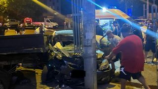 O adolescentă se luptă să rămână în viață, după un accident teribil pe Șoseaua Chitilei. Bărbatul care se afla la volanul mașinii era beat şi drogat