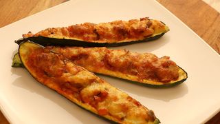 Dovlecei umpluți. Două rețete simple. Cum se prepară pas cu pas