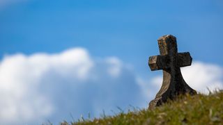 Moșii de vară 2022. Ziua &icirc;n care ne g&acirc;ndim la cei care au trecut &icirc;n neființă: &rdquo;Doamne, odihneşte sufletele robilor Tăi &icirc;n loc luminat, &icirc;n loc cu verdeaţă&rdquo;