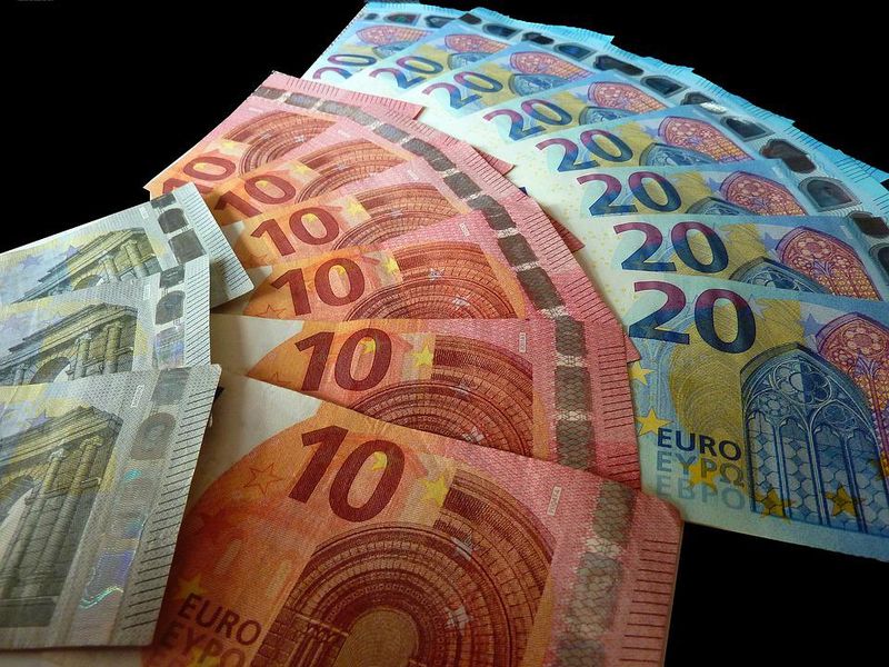 Curs valutar BNR azi, 14 iunie 2022. Ce se întâmplă cu moneda euro la casele de schimb valutar?
