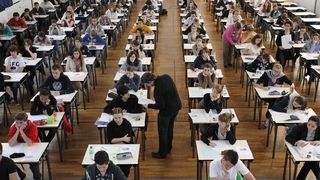 Edu.ro Barem Evaluare Națională 2022 Română. Câte puncte primesc elevii pentru fiecare subiect? Subiecte și bareme