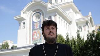 Reacția Arhiepiscopiei Tomisului la noile geamanduri, în formă de cruce: "Sunt rezultatul unei gândiri fistichii. Se rup la primul bobârnac"