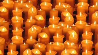 VIDEO - Locuitorii dintr-un cartier din Oradea au făcut sesizare la Poliție din cauza volumului prea ridicat al boxelor de la slujbă de Duminică