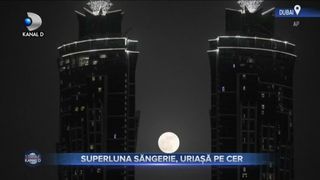 Superluna sângerie, uriașă pe cer