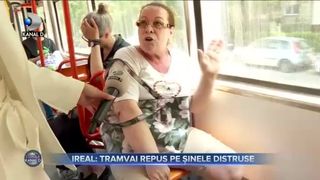 Ireal - tramvai repus pe șinele distruse