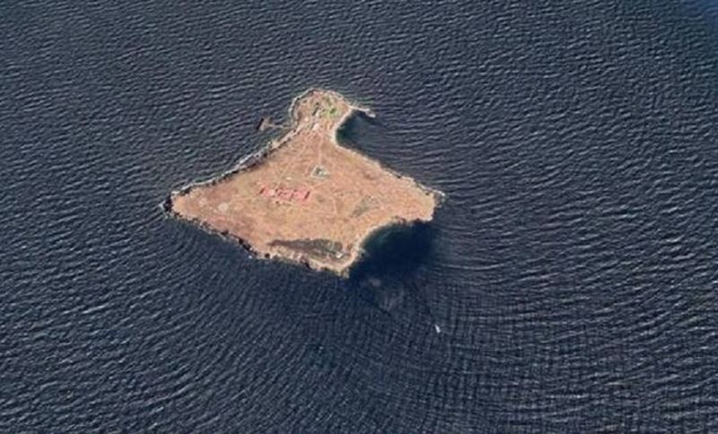 Armata Rusiei şi-a întărit poziţiile pe Insula Şerpilor din Marea Neagră