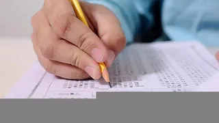 Subiecte Fizică BAC 2022: Ce a picat la Mecanică şi Optică? Baremul de corectare, pe EDU.ro