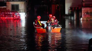 China este afectată de cele mai intense ploi din ultimii 60 de ani. Inundațiile au provocat daune uriașe