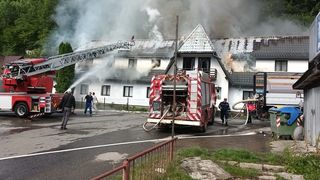 Incendiu la un motel din Neamț: Pompierii au transmis că intervenția este una dificilă