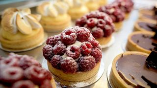 Inspectorii ANPC au închis o patiserie foarte cunoscută dintr-un mall din Capitală