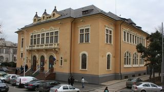 O femeie a fost &icirc;njunghiată &icirc;n incinta Judecătoriei Constanța