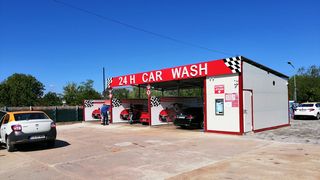 Doi bărbați au jefuit o spălătorie din Bacău