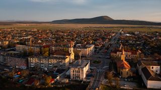 Sâmbătă, începând cu ora 15.00, echipa   vă invită într-un periplu ce se întinde din Țara Zărandului până în dulcea Moldovă