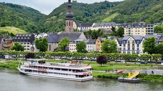 Pasagerii din Deltă vor trebui să plătească de patru ori mai mult pentru transportul peste Dunăre