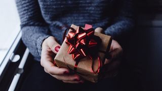 Cadourile pentru mama - ce daruri sunt potrivite pentru ea și la ce ar fi bine să renunți