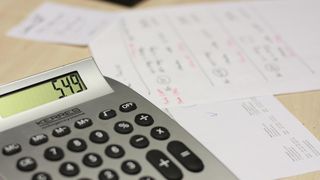 Guvernul majorează o serie de taxe de la 1 iulie. Vezi lista modificărilor