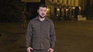 Zelenski îndeamnă liderii NATO să accepte mai repede aderarea Ucrainei: „Ucraina nu a plătit suficient?”