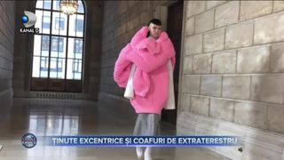 Ținute excentrice și coafuri de extraterestru