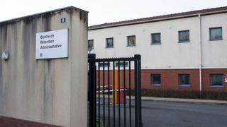 Autoritățile din Franța s-au mobilizat pentru a ajuta o româncă. Femeia este mamă a 7 copii și a fost expulzată, fără a fi însoțită de familie