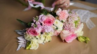 De ce au florile nevoie de transport special?