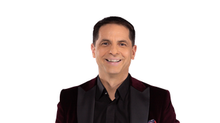 Coadă la cultură generală şi distracţie: “Tu urmezi!”; Dan Negru, amfitrionul spectacolului de calitate!